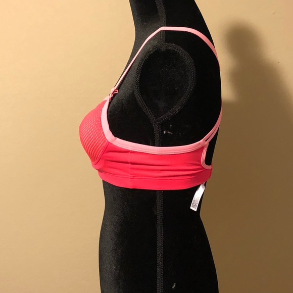 A Pop of Color! 32C VSX Padded Sports Bra - Picture 4 of 8